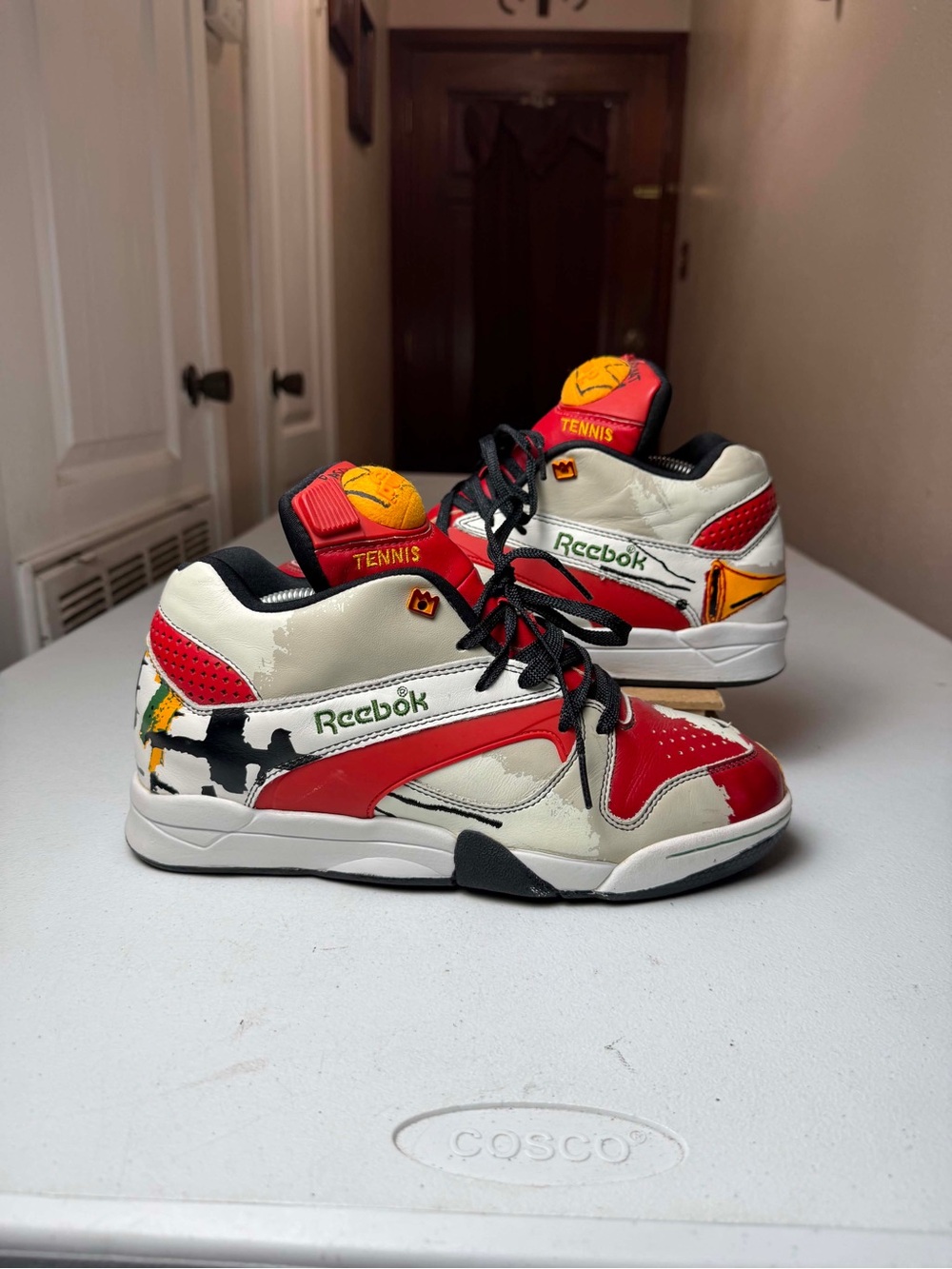 Reebok Pump Court Victory Sneakers BASQUIAT Mens 9 White Red Tennis Basketball